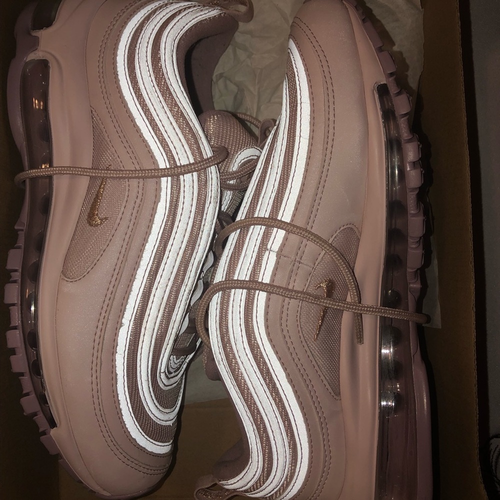 Limited edition, reflective pink Nike air max 97.